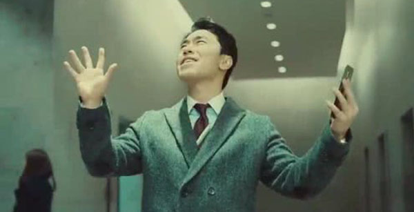 韓國(guó)腦(nǎo)洞大(dà)開(kāi)的(de)電(diàn)信廣告《智能(néng)情侶》